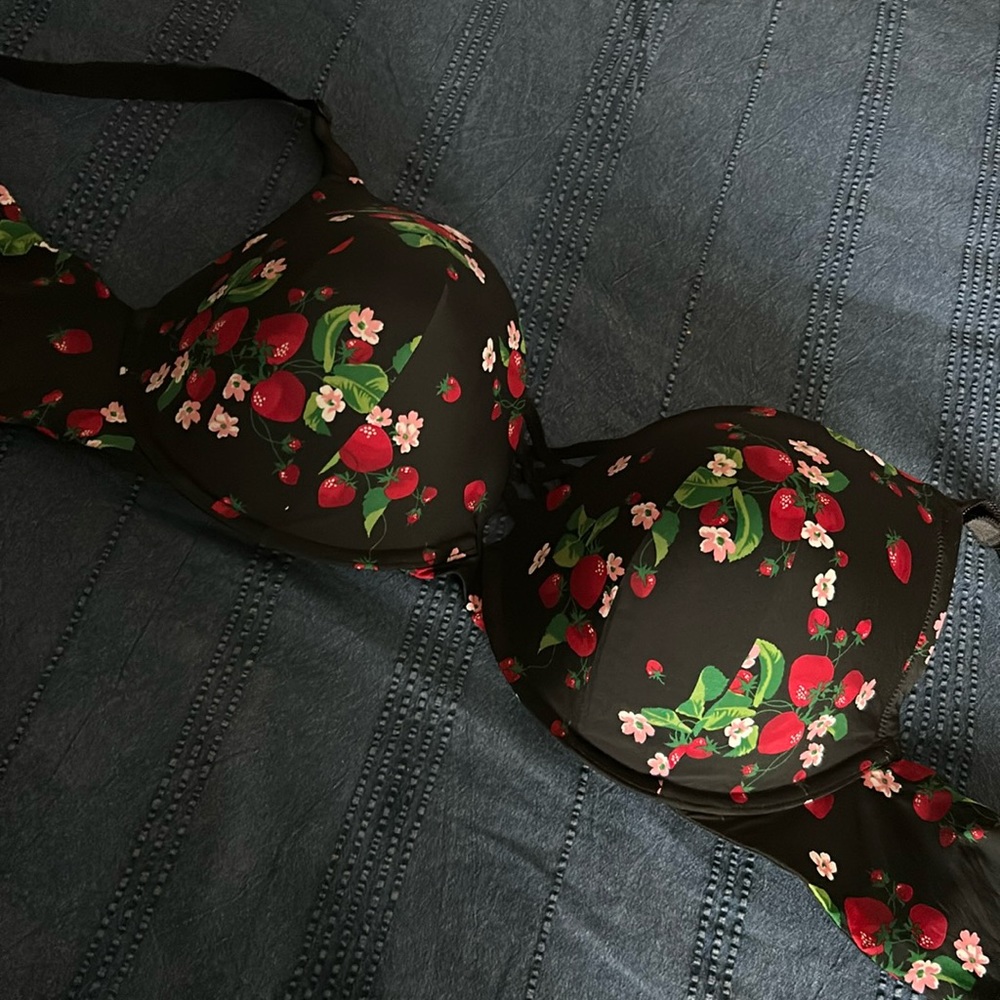 TORRID 360 plunge bra 42DD